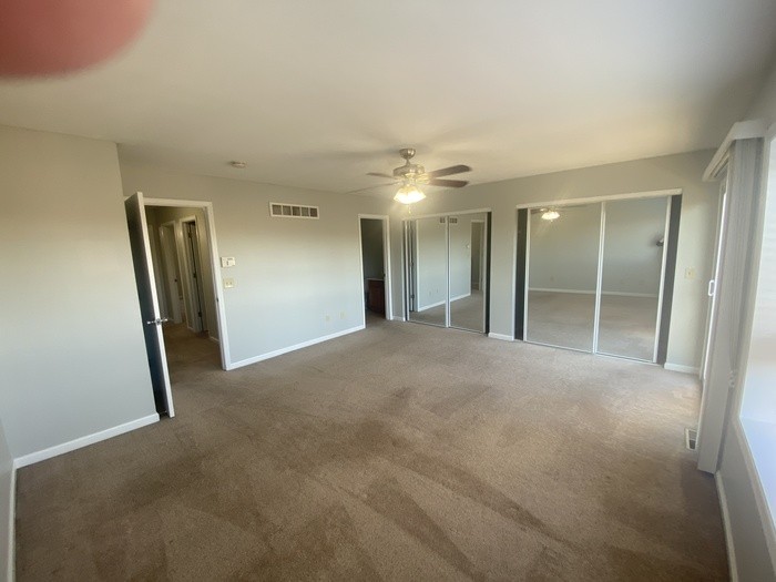 2111 Center St #B - Photo 3 of 12