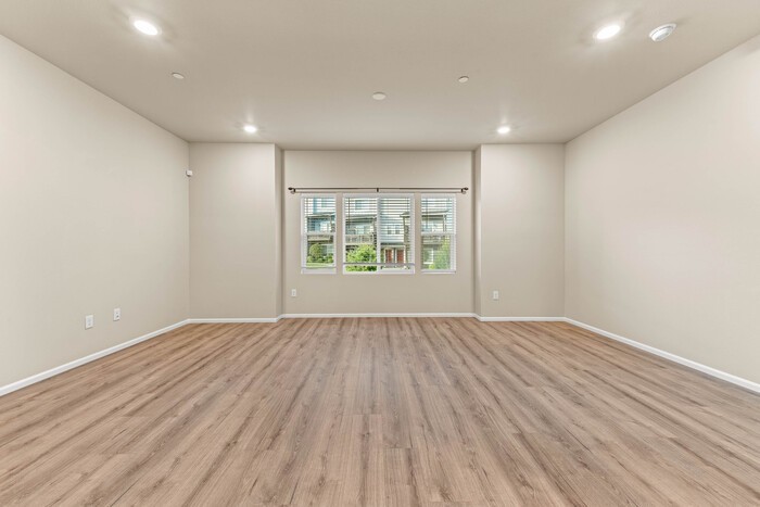 17537 110th Ave E #D - Photo 5 of 29