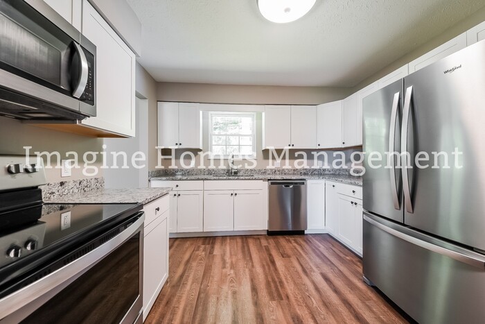 979 Iroquois Run - Photo 6 of 13