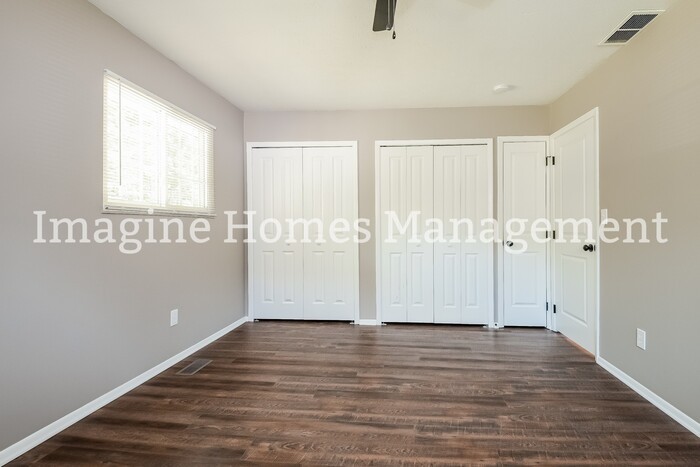 979 Iroquois Run - Photo 7 of 13