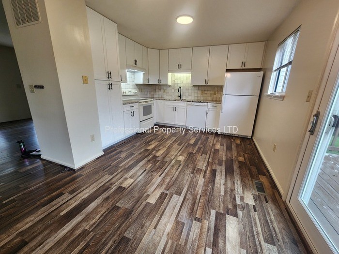 3908 Chaucer Ct - Photo 2 of 31