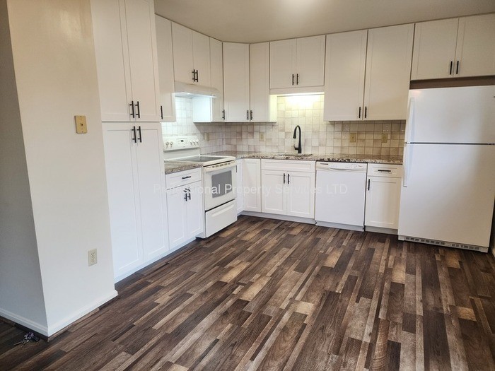3908 Chaucer Ct - Photo 3 of 31