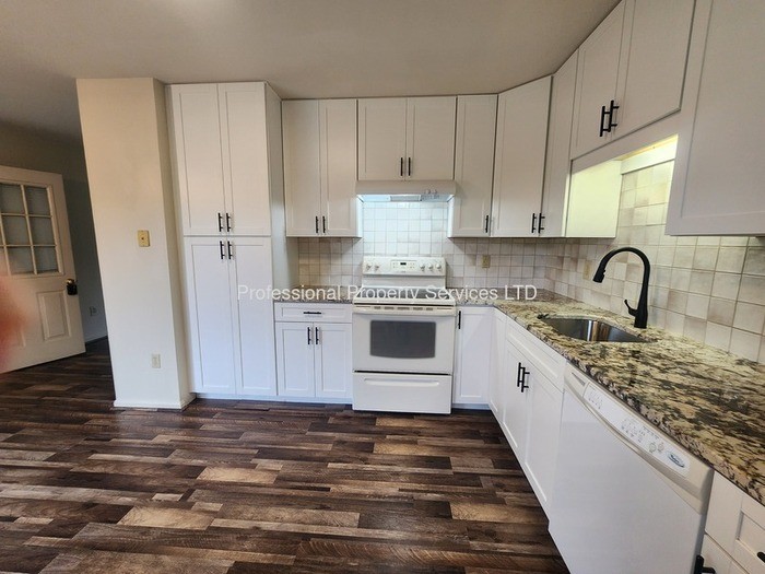 3908 Chaucer Ct - Photo 4 of 31