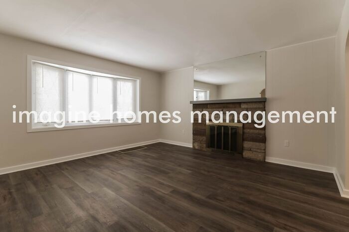 11730 Center St - Photo 5 of 22