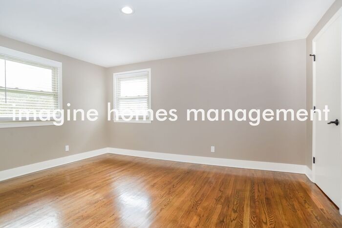 313 E 100th Ter - Photo 7 of 18
