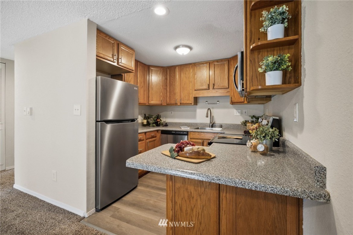 10427 12th Avenue Ct S #NA - Photo 4 of 20