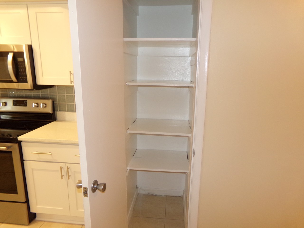 1806 Dodge Cir S #NA - Photo 6 of 8