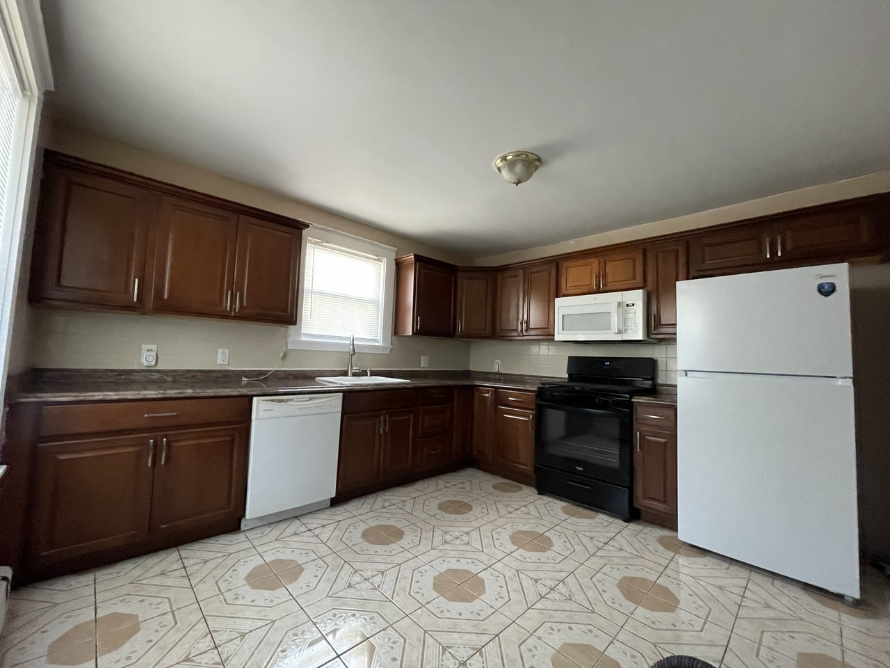 180 Harvard St #1 - Photo 2 of 13
