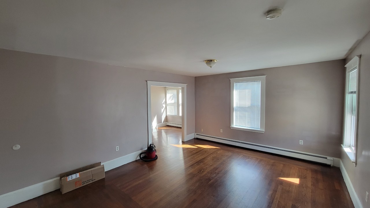 180 Harvard St #1 - Photo 4 of 13