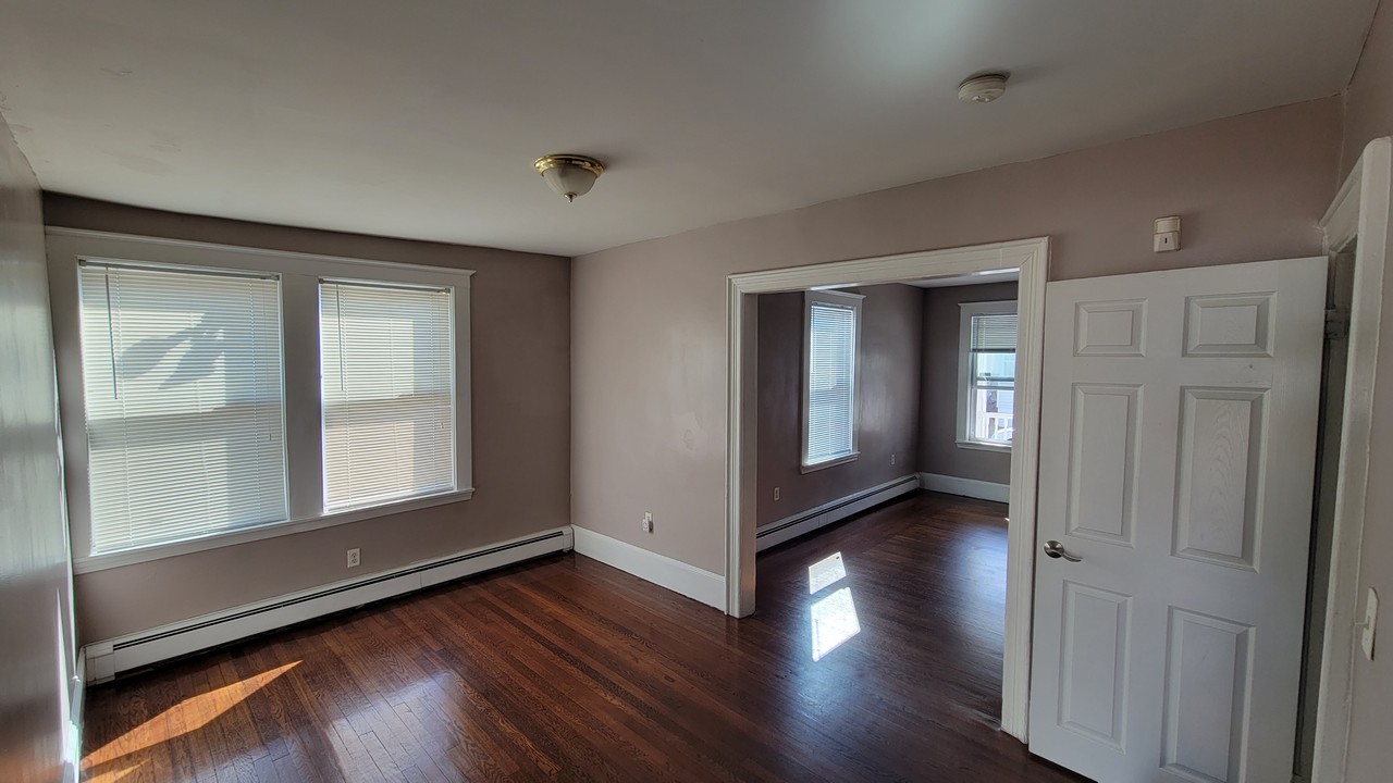 180 Harvard St #1 - Photo 6 of 13