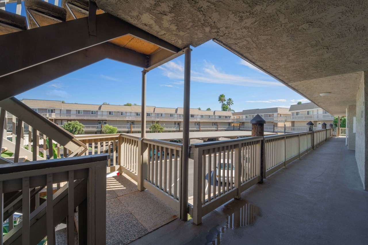 333 E Surfside Dr #1 - Photo 4 of 24