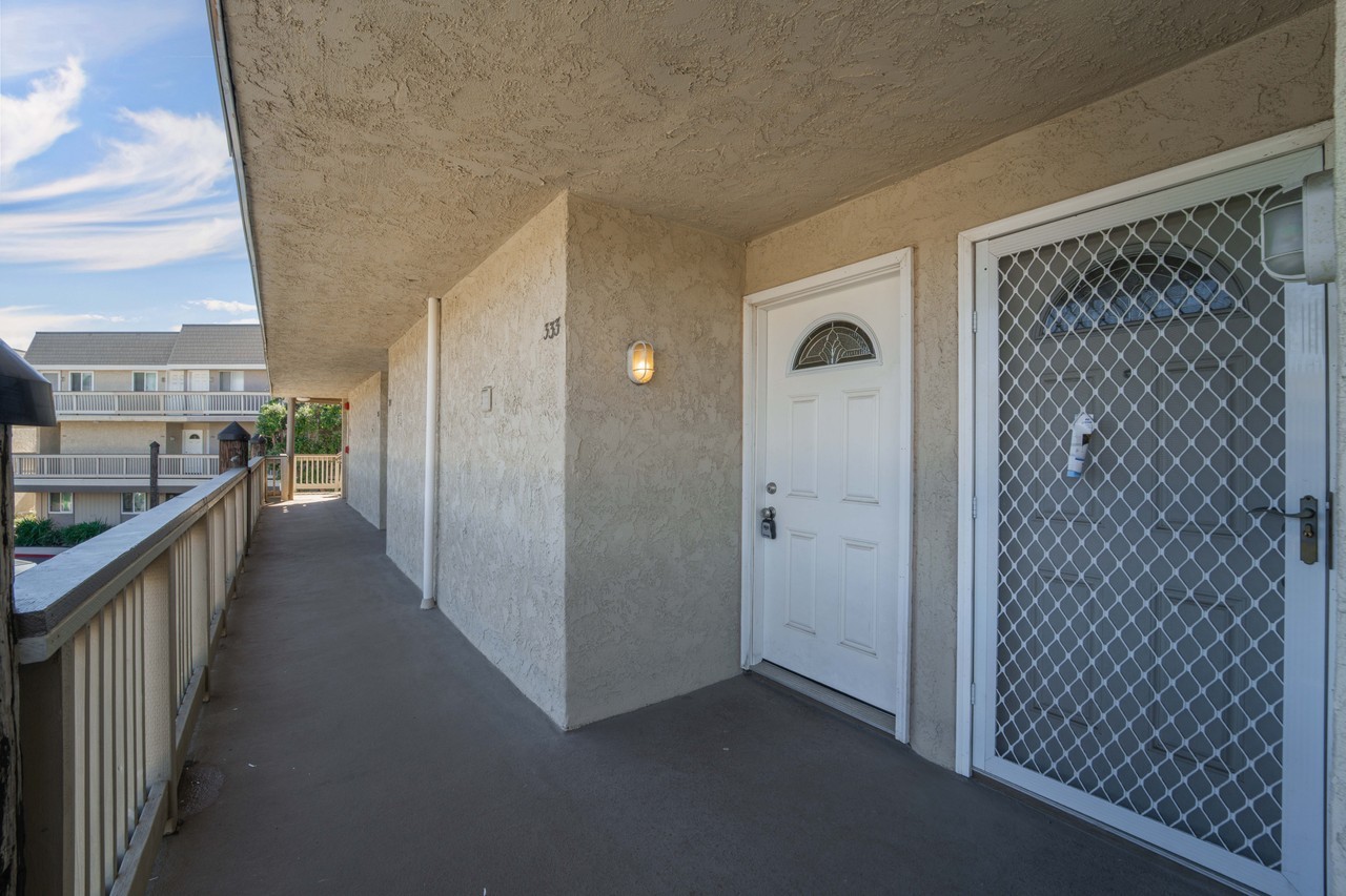 333 E Surfside Dr #1 - Photo 5 of 24