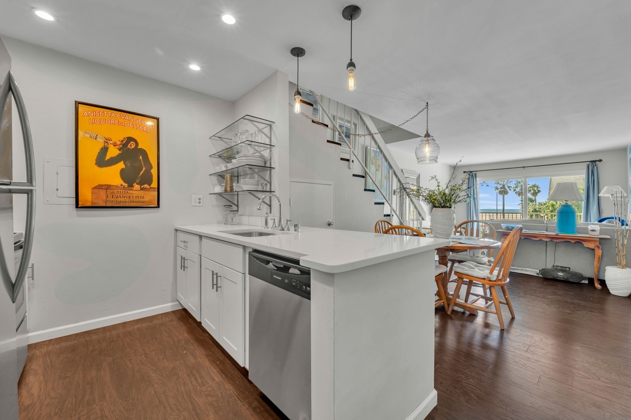 333 E Surfside Dr #1 - Photo 6 of 24
