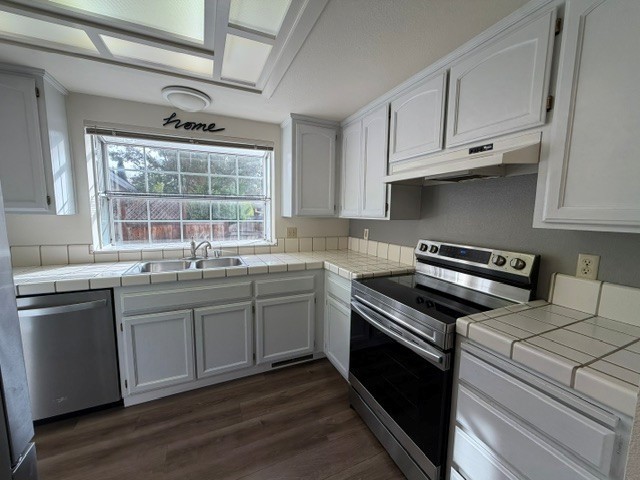 14 Bay Tree Ct #14 - Photo 3 of 19
