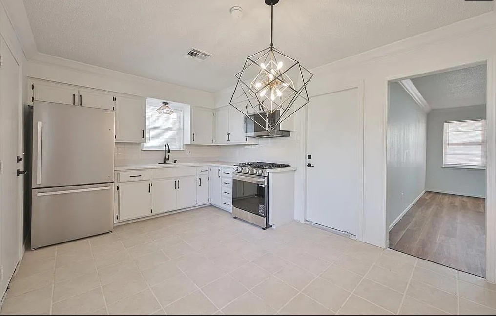4005 N Oak Grove Dr #NA - Photo 6 of 9