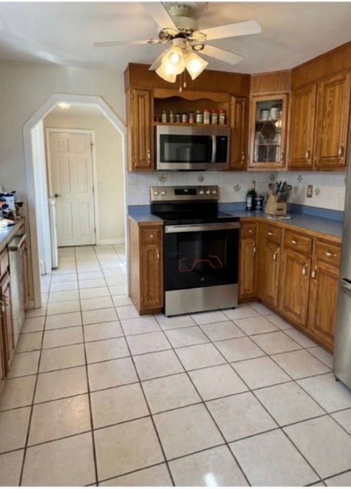 14 Clare Ln #14 - Photo 3 of 25