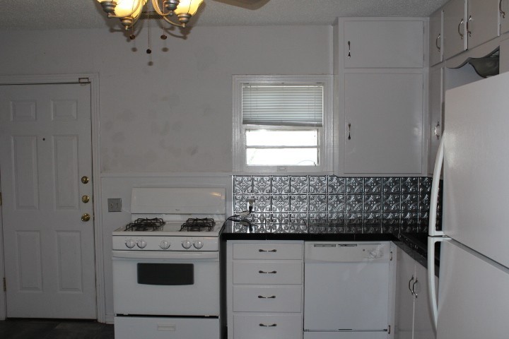 2724 37th St #1 - Photo 5 of 15