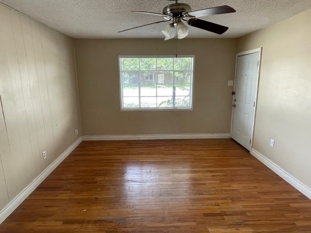 3601 31st St #1 - Photo 3 of 12