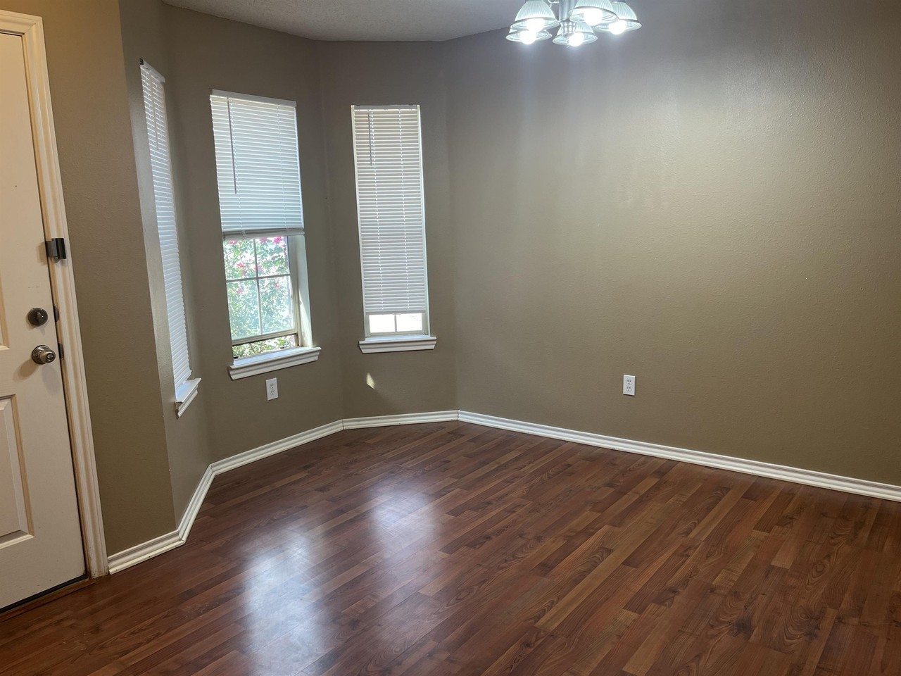 10607 Elgin Ave #1 - Photo 2 of 18