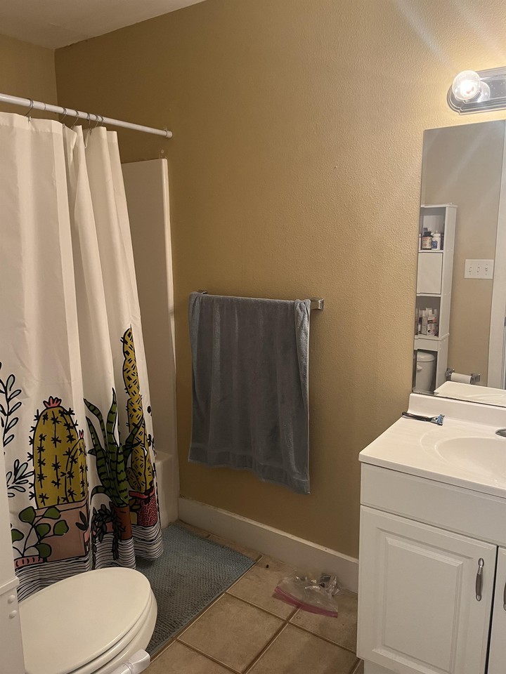 2704 21st Street A - main house - Photo 3 of 17
