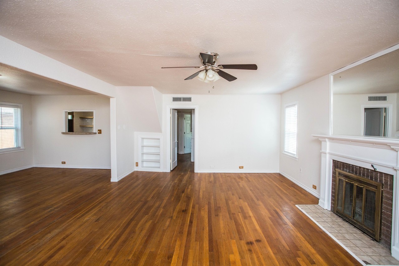 2431 20th St #1 - Photo 5 of 49