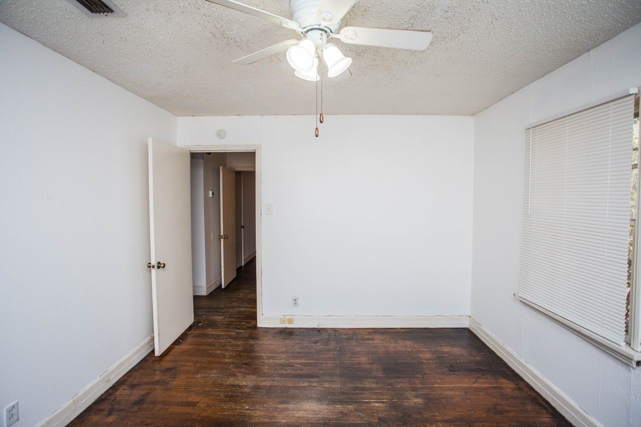 2424 29th St #1 - Photo 5 of 33