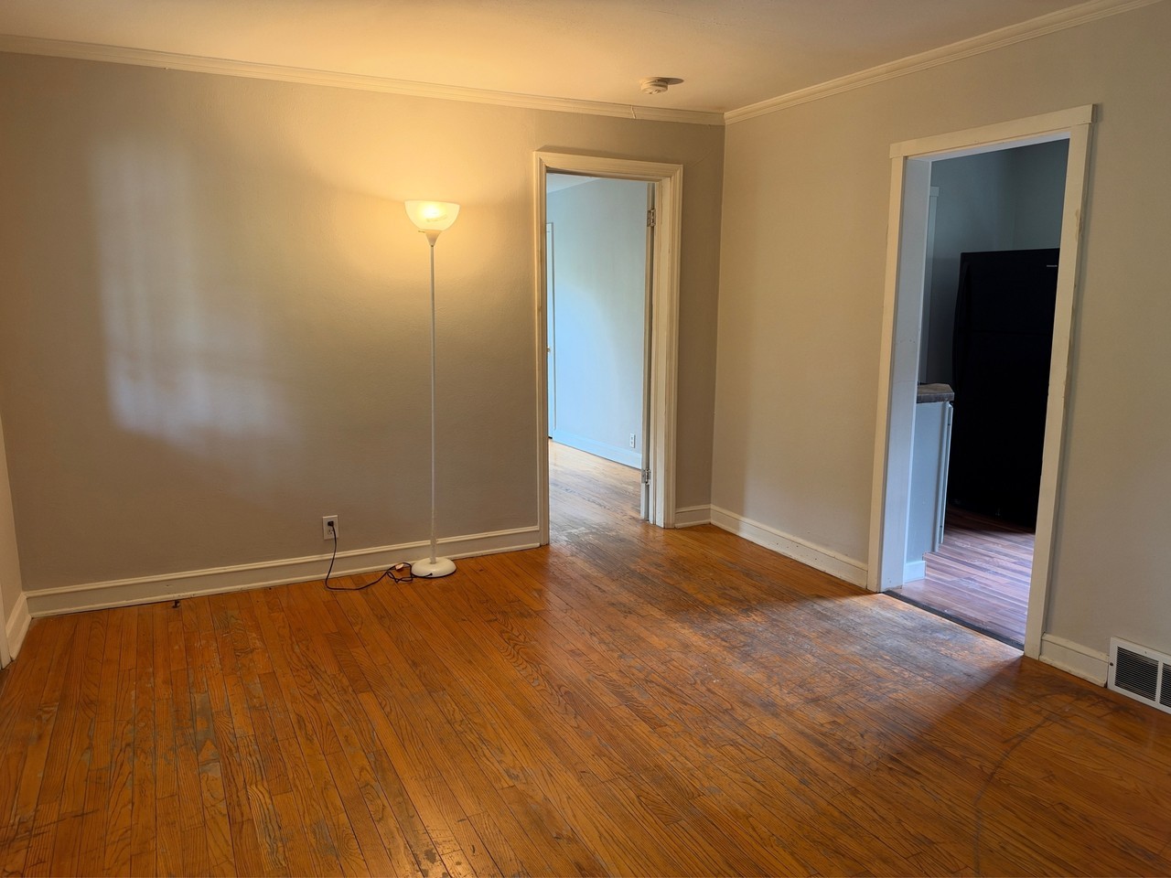 813 3rd Ave Apt 2r #2R - Photo 4 of 8