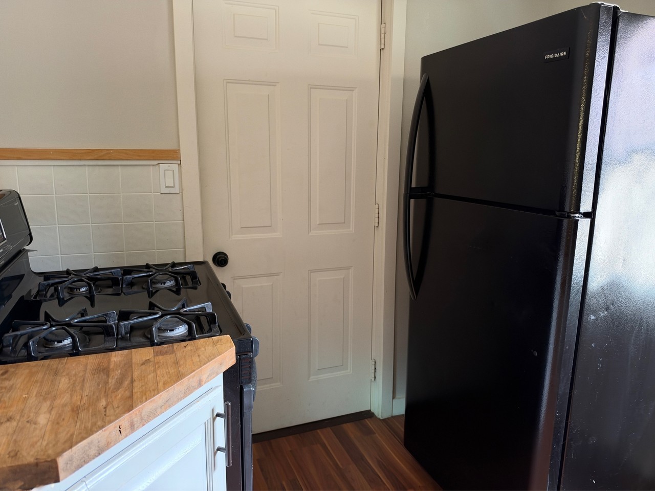 813 3rd Ave Apt 2r #2R - Photo 6 of 8