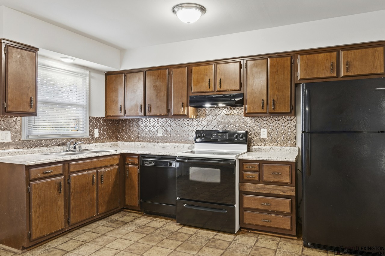 1296 Latonia Park #1 - Photo 4 of 30