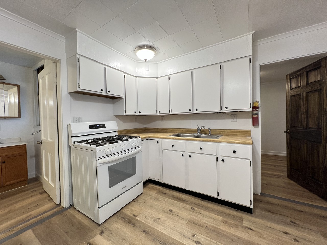 2052 Jackson St #1 - Photo 7 of 15
