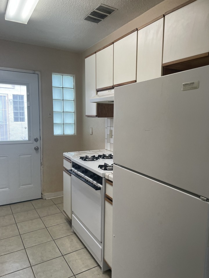 1120 Lead Avenue Southwest - 508 12TH500-510 12th Street #508-12TH - Photo 7 of 8