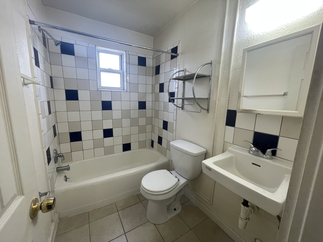 1120 Lead Avenue Southwest - 1120 (5)500-510 12th Street #1120-5 - Photo 5 of 7