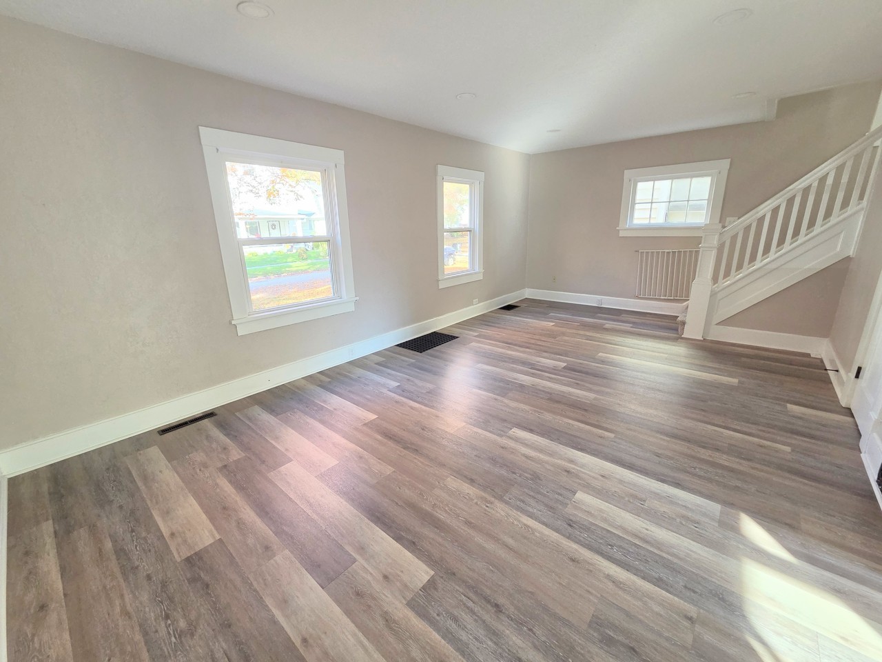 2927 Hoagland Ave #1 - Photo 3 of 11