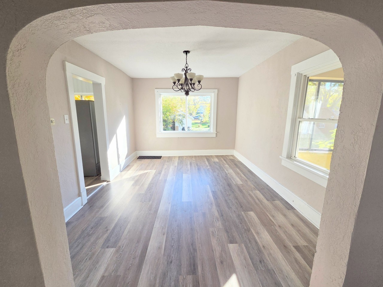 2927 Hoagland Ave #1 - Photo 4 of 11