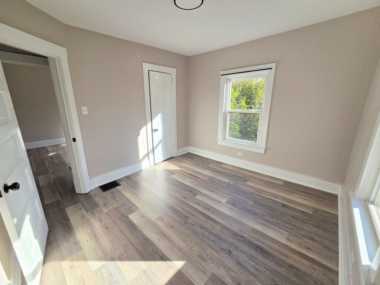 2927 Hoagland Ave #1 - Photo 7 of 11