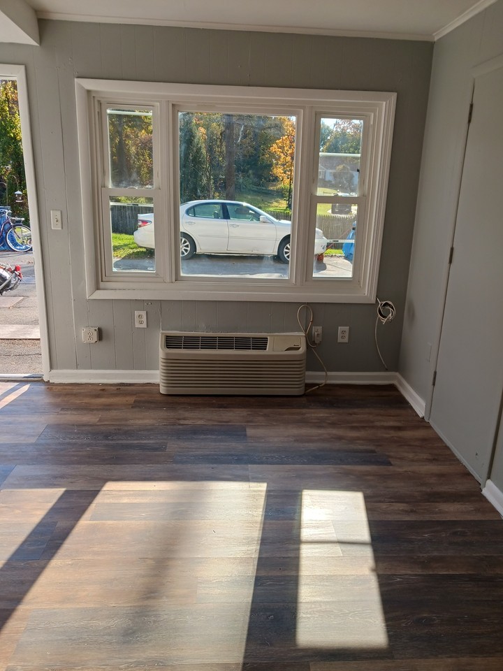 454 Freedom Plains Rd #1 - Photo 3 of 3