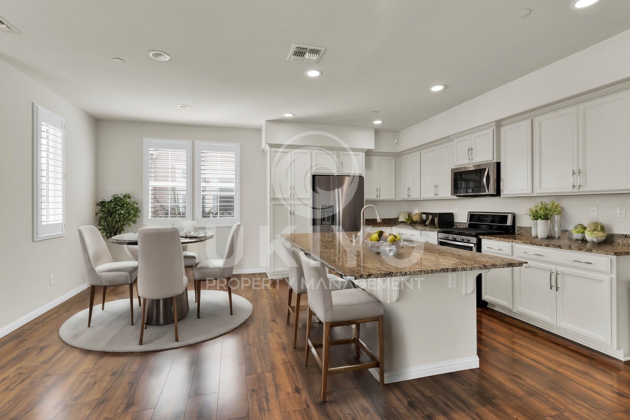 2611 Admiral Cir #1 - Photo 3 of 45