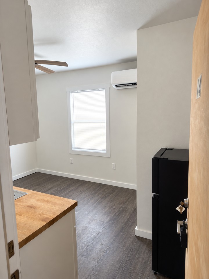 671 E Court St #14 - Photo 2 of 8