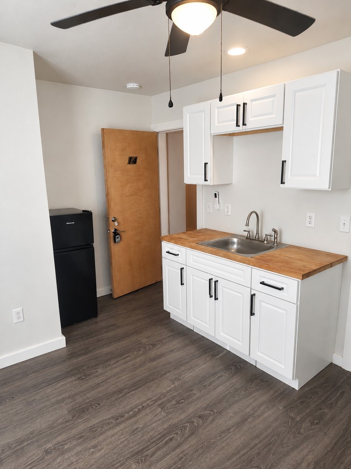 671 E Court St #14 - Photo 3 of 8