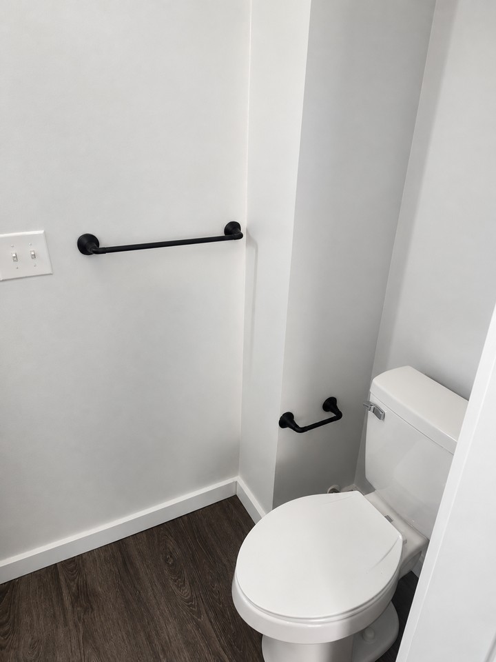 671 E Court St #14 - Photo 5 of 8