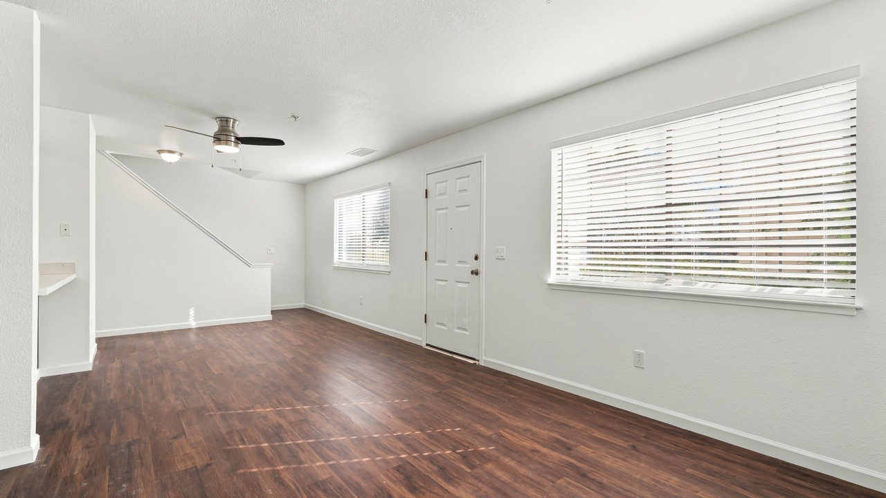 342 Piper St #1 - Photo 4 of 13