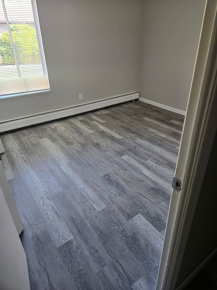 15219 Maple Park Dr #4 - Photo 4 of 7