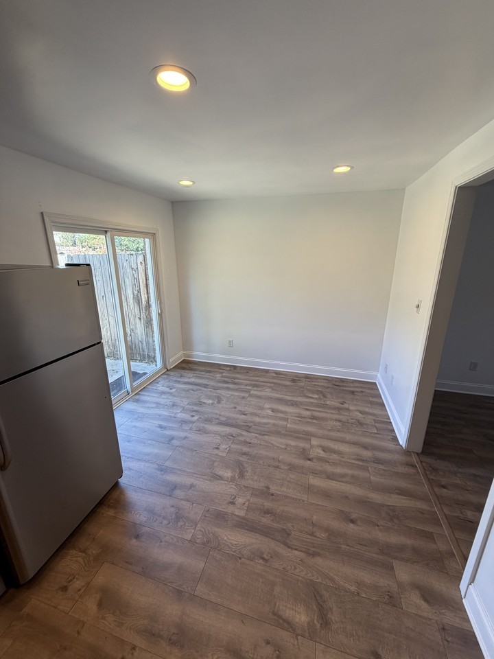 1800 Berryhill Rd #1 - Photo 4 of 20