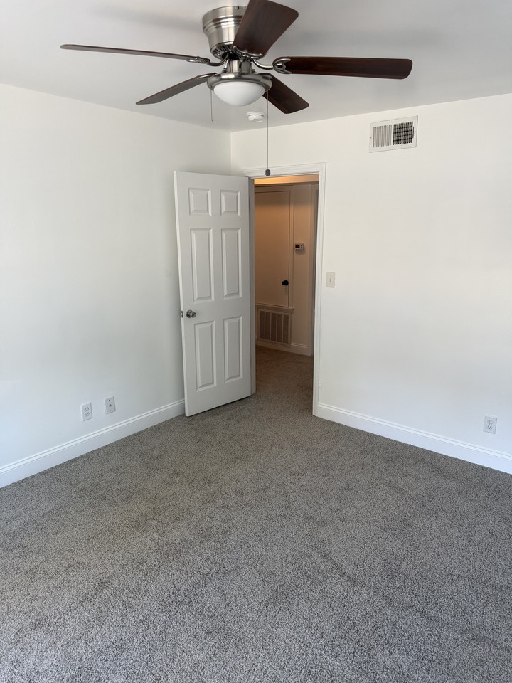1800 Berryhill Rd #1 - Photo 7 of 20