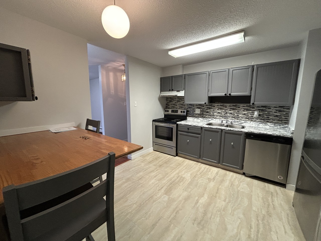 2327 119 St Nw - Photo 6 of 28