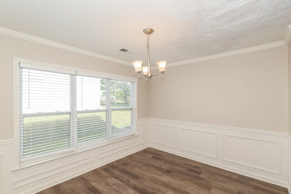 4130 Rockhill Ct - Photo 6 of 17