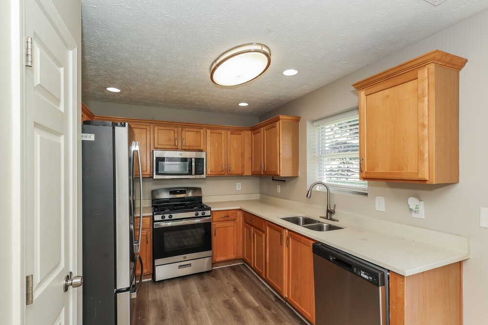 4130 Rockhill Ct - Photo 7 of 17