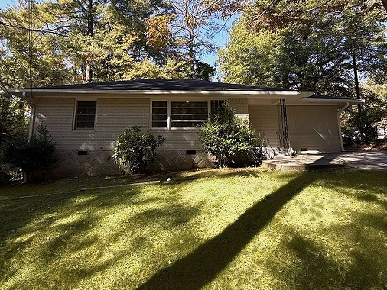 187 Fairburn Rd Sw - Photo 2 of 17