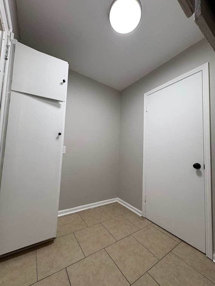 1120 N Burbank Dr - Photo 6 of 17