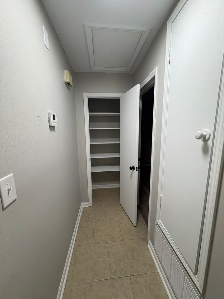 1120 N Burbank Dr - Photo 7 of 17